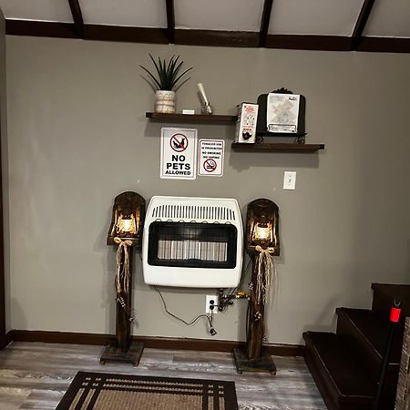 Rustic Arrowhead Lodge Pocono Lake Экстерьер фото