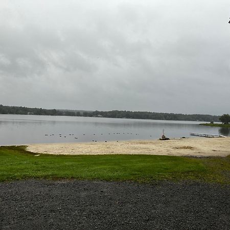 Rustic Arrowhead Lodge Pocono Lake Экстерьер фото