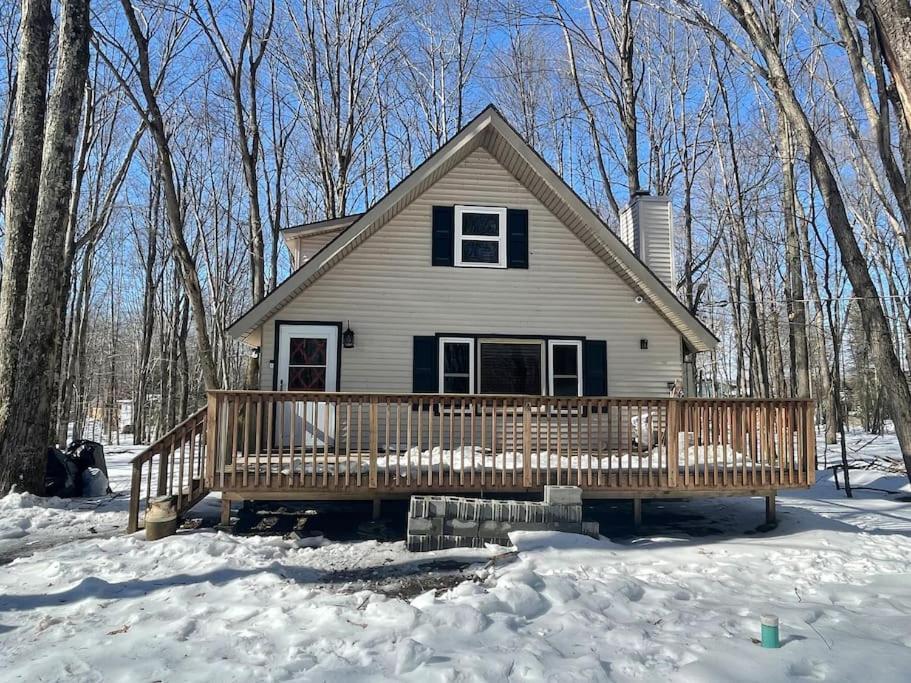 Rustic Arrowhead Lodge Pocono Lake Экстерьер фото