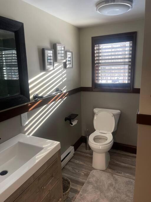 Rustic Arrowhead Lodge Pocono Lake Экстерьер фото