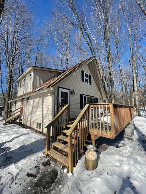 Rustic Arrowhead Lodge Pocono Lake Экстерьер фото