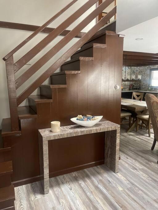 Rustic Arrowhead Lodge Pocono Lake Экстерьер фото