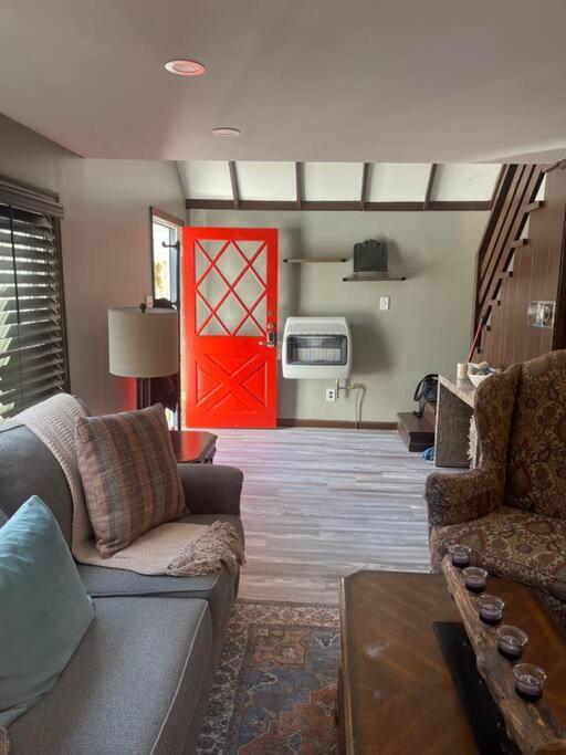 Rustic Arrowhead Lodge Pocono Lake Экстерьер фото