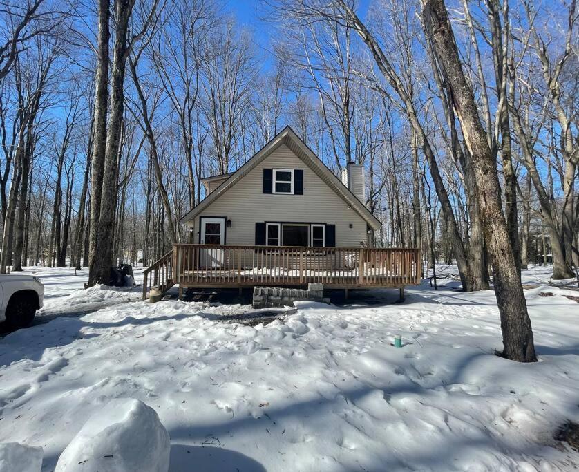 Rustic Arrowhead Lodge Pocono Lake Экстерьер фото