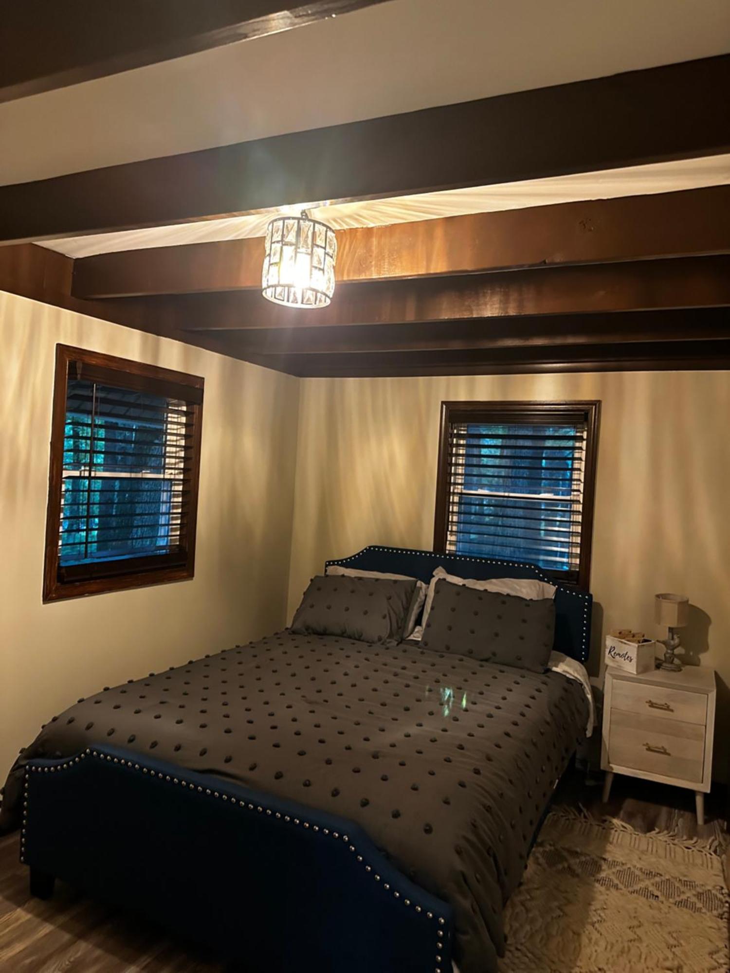 Rustic Arrowhead Lodge Pocono Lake Экстерьер фото
