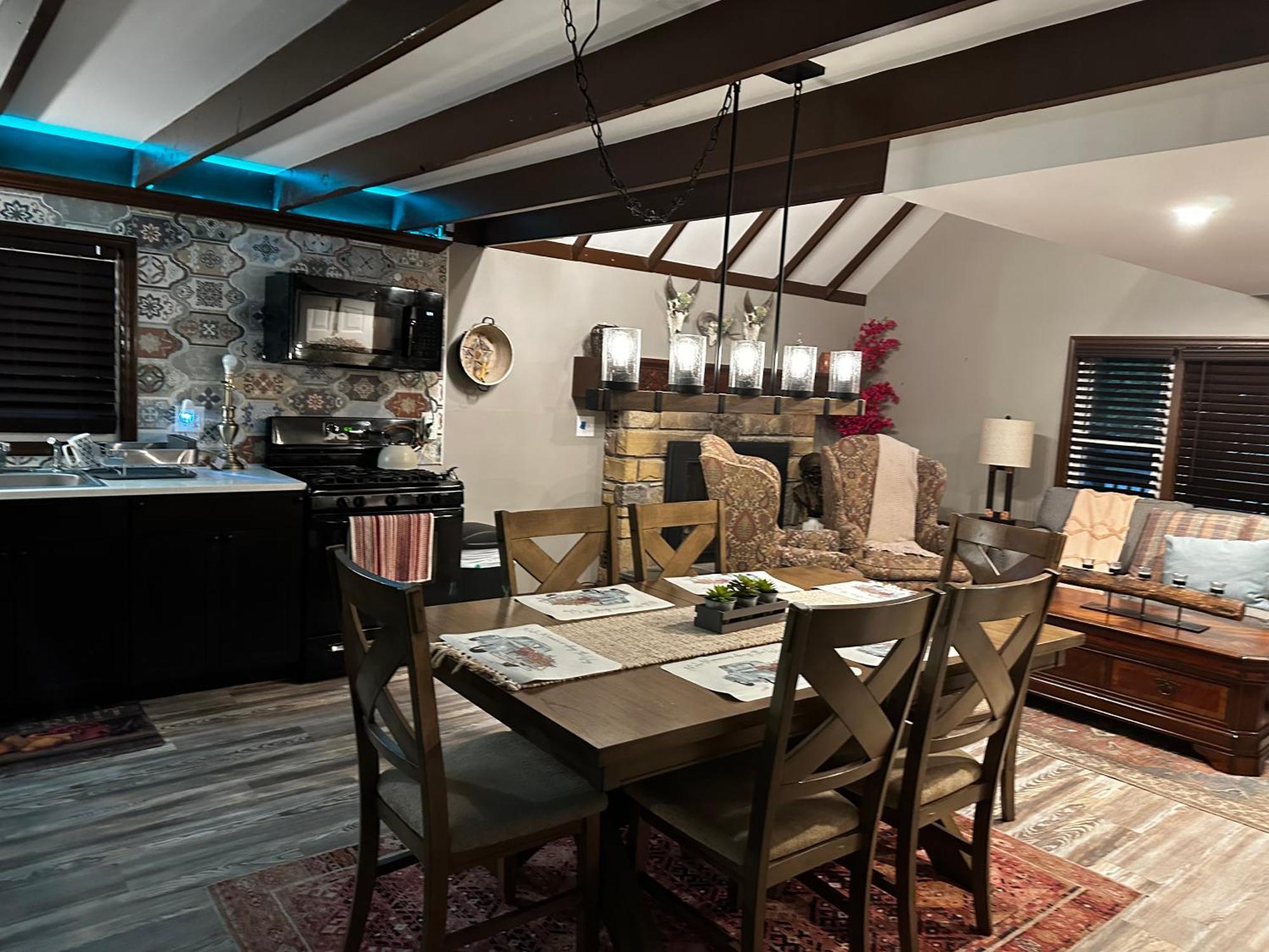 Rustic Arrowhead Lodge Pocono Lake Экстерьер фото